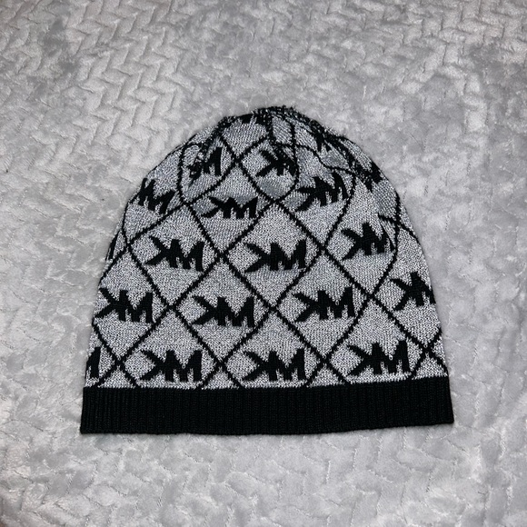 Authentic Michael Kors logo knit beanie - Picture 3 of 5